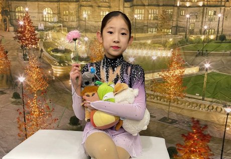Ruby Guo à la compétition de patinage artistique Young Stars